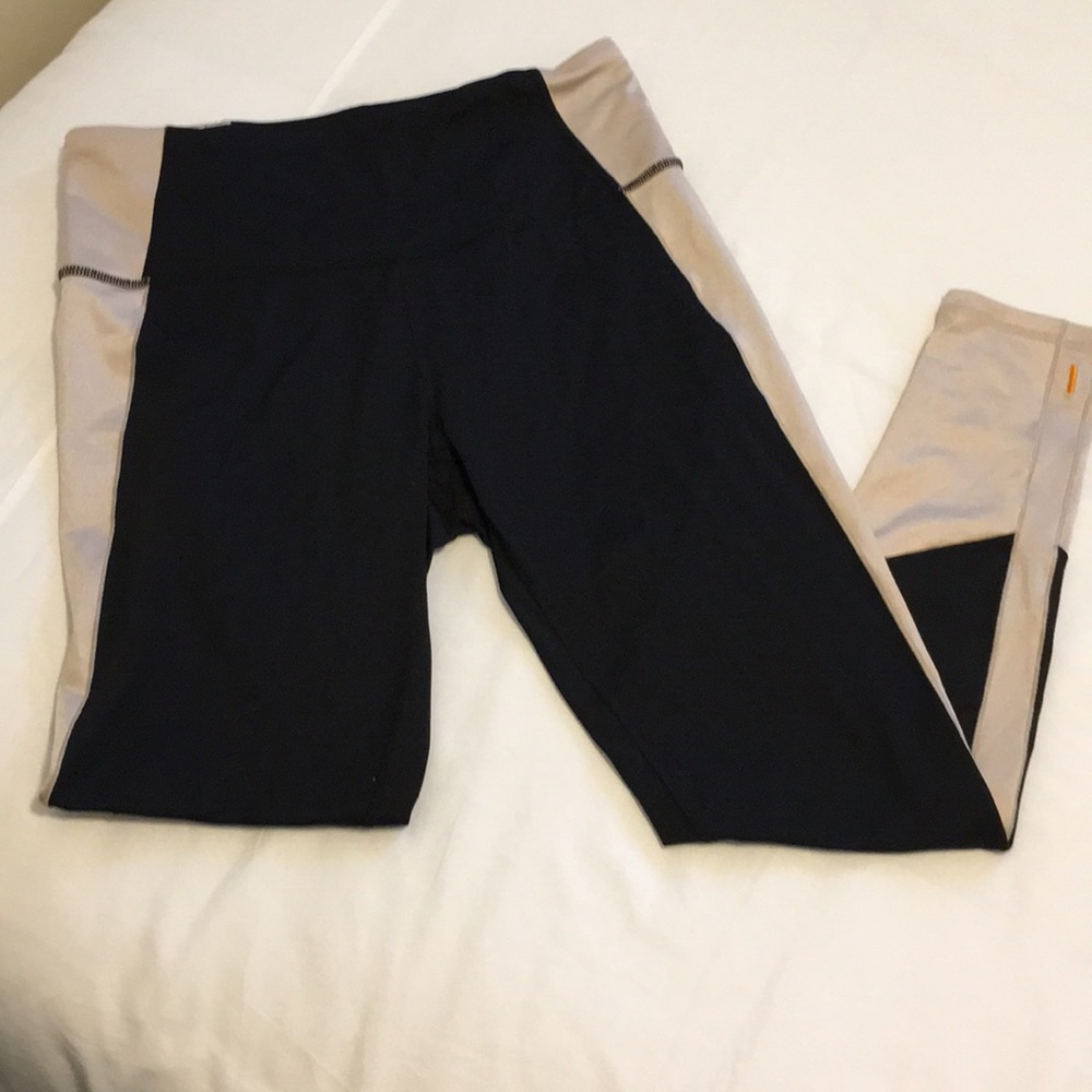 NWOT Lucy Show Up Tight Legging